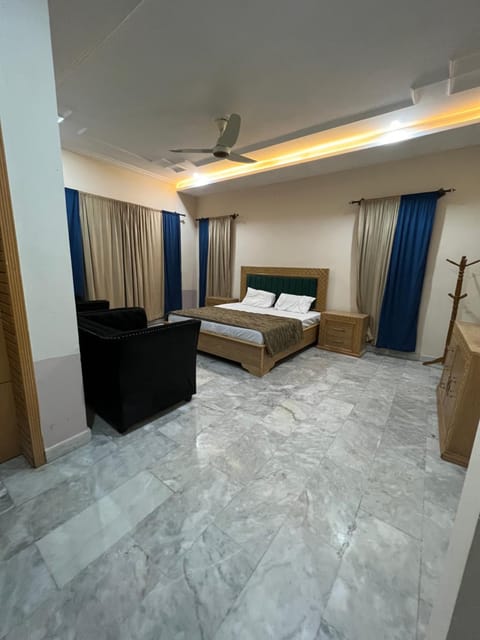 Budget Double Room in TopCity-1 Islamabad Vacation rental in Islamabad