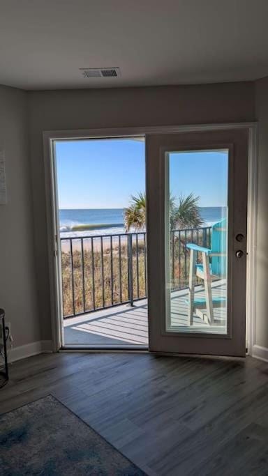 Terrapin Waves Apartment in North Topsail Beach