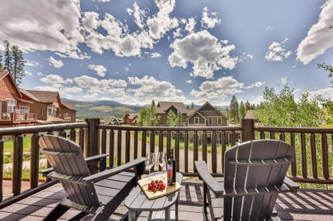 Patio, Day, Natural landscape, View (from property/room), Balcony/Terrace, Mountain view