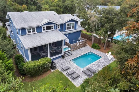 Deja Blue-6BR w Pool Hot Tub-Steps To Beach House in South Forest Beach