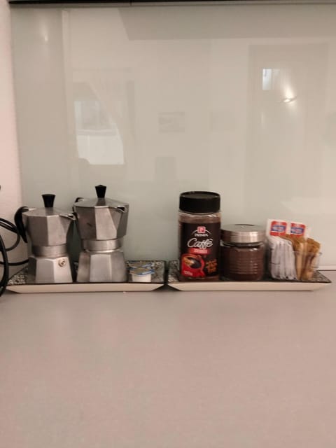 Coffee/tea facilities, Kitchen or kitchenette, Food and drinks