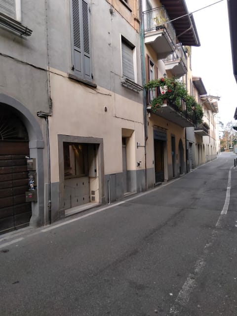 Property building, Neighbourhood, Street view