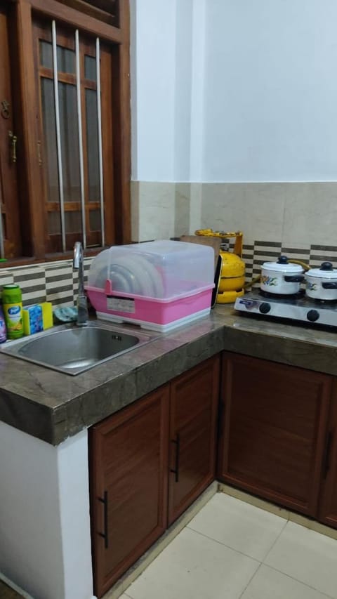 Kitchen or kitchenette, Food and drinks, Food, stove, Internal: Not applicable to any particular room