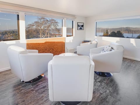 Natural landscape, View (from property/room), Living room, Seating area