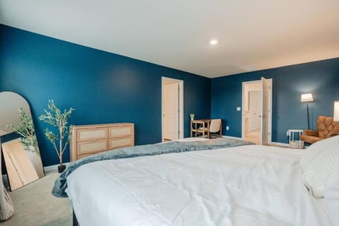 Bed, Bedroom