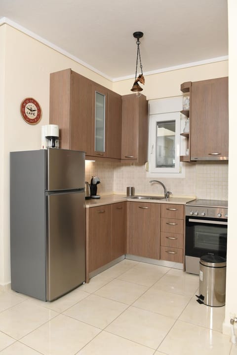 Kitchen or kitchenette, oven