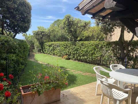 Garden, Garden, Balcony/Terrace, Garden view