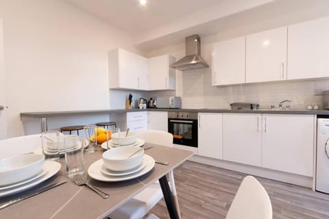 Dining area, Communal kitchen