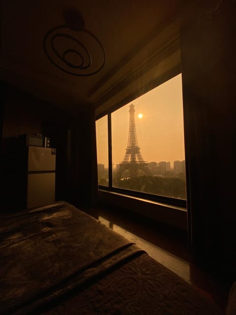 Luxury Studio Apartment Facing Eiffel Tower Apartment in Lahore