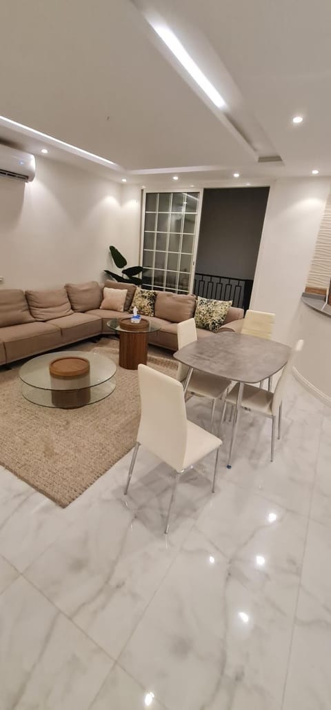 شقة دور كامل Apartment in Medina