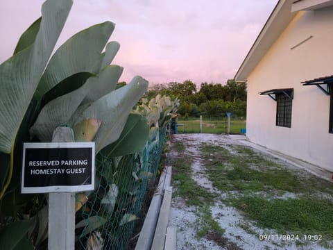 a&h homestay House in Perak Tengah District