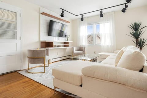 Prime Luxury NY w Free Parking and Mins to Downtown Maison in White Plains