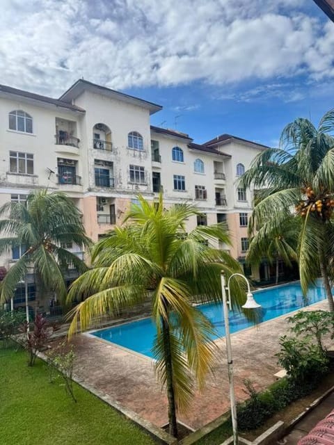 Monthly or short rent Available 14min Sutera mall Aeon Bukit Indah Apartment in Johor Bahru