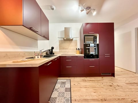 Kitchen or kitchenette, minibar, oven, pet friendly, stove, toaster