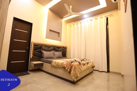 Royal Twin Lonavla - 12BHK Luxury Villa with Turf Villa in Lonavla