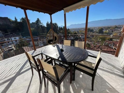 Day, Natural landscape, View (from property/room), Balcony/Terrace, Dining area, Mountain view