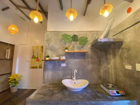 PRECIOUS HOMESTAY - Cozy Room Apartment in Siargao Island