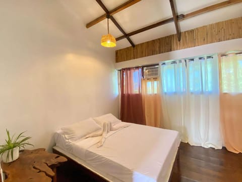 PRECIOUS HOMESTAY - Cozy Room Apartment in Siargao Island