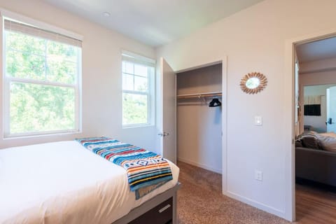 Spanish Style Rm Bath CoLiving Office Gym Apartment in Chico