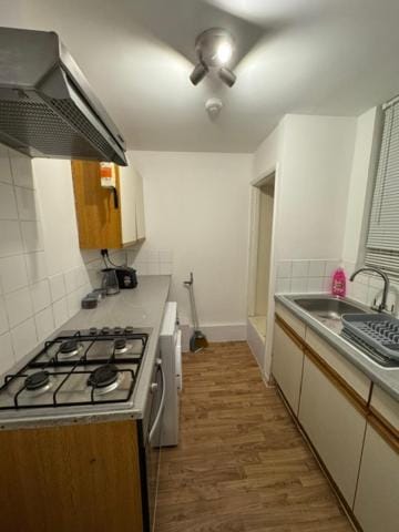 Kitchen or kitchenette, stove