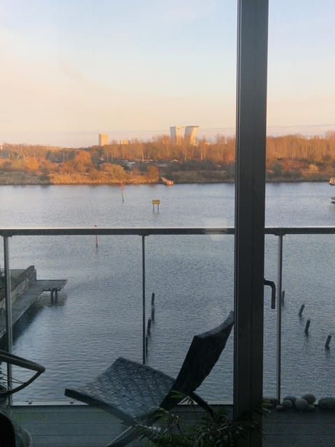 Balcony/Terrace, Lake view