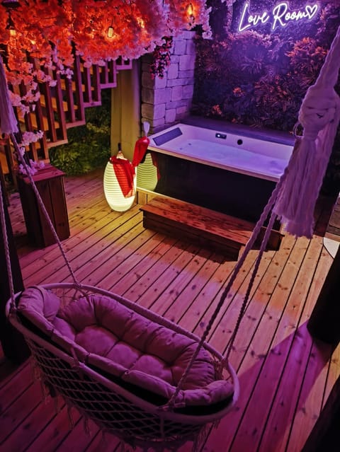 Hot Tub, Spa and wellness centre/facilities