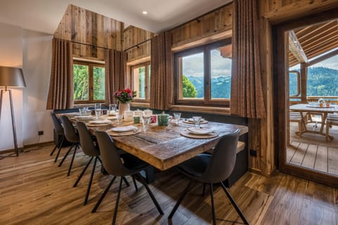 Mansion Ensolielle - Above the Clouds with Sauna Pool and ULTIMATE Luxury Chalet in Les Gets