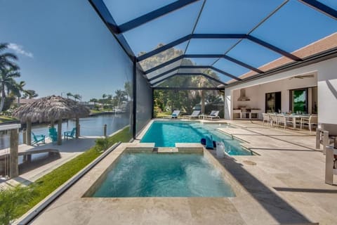 Villa Aesthetic by CoralVilla - elegant with pool Villa in Cape Coral