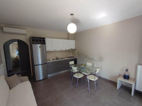 Property building, Kitchen or kitchenette, Living room