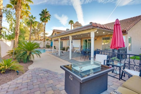 Outdoor Oasis and Game Room Henderson Retreat House in Paradise