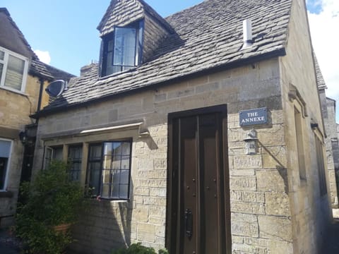 Troy House Bed and Breakfast in Painswick