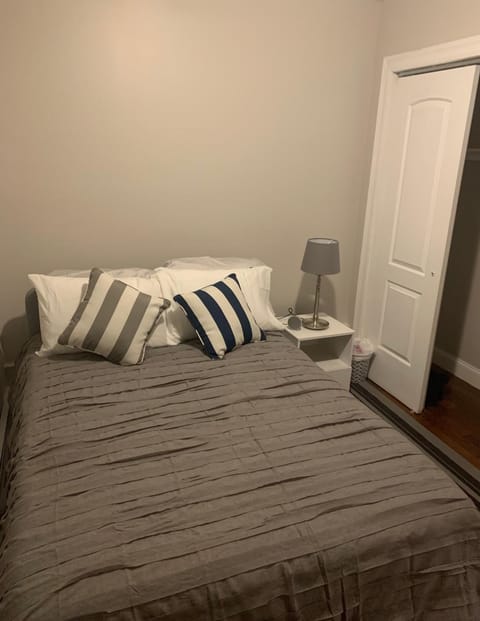 Kasa Boho Rental Bed and Breakfast in Ozone Park