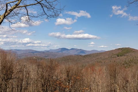 Fore the View House in Beech Mountain