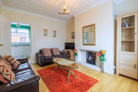 Compact, basic 3 bed terrace Apartment in Hartlepool