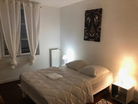 Appart Hotel Le Victor Hugo 2 G et sa pizza offerte Apartment in Aurillac