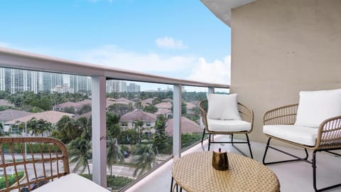 Patio, View (from property/room), Balcony/Terrace