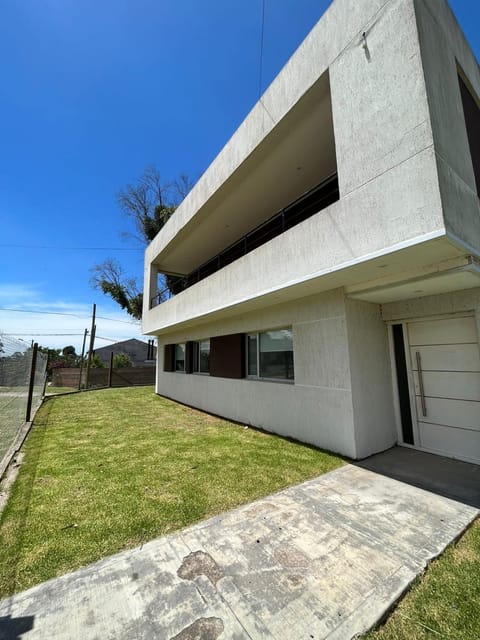 Casa comoda y luminosa en excelente barrio House in Mar del Plata