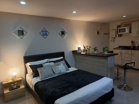 PROMOCION FIN DE AÑO mismo precio 1 hasta 4 personas ApartaSuite el Poblado Apartment in Envigado