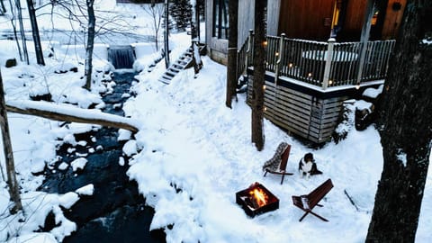 Le 14 Chalets Howard - Spa-Shower-Hammock-Bromont Chalet in Lac-Brome