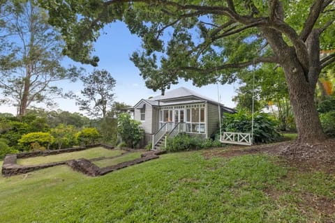 The Little Queenslander - Maleny Circa 1888 House in Maleny