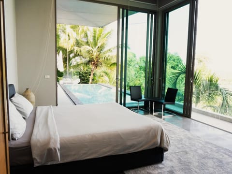 Bed, Natural landscape, Garden, View (from property/room), Balcony/Terrace, Photo of the whole room, Bedroom, Garden view, Pool view, Pool view, Swimming pool, Swimming pool, Swimming pool