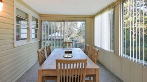 Balgownie Cottage House in Blackheath