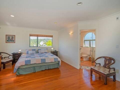 Hosts on the Coast Holiday on Hannan Apartment in Whitianga