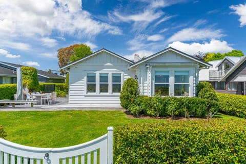 Property building, Spring, Day, Natural landscape, Garden, Garden view