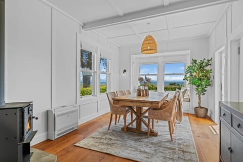 Natural landscape, Seating area, Dining area