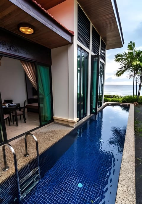 Pool view, Swimming pool, sunbed