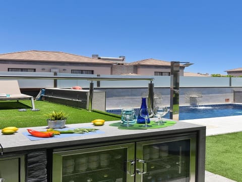 Villa Meloneras Deluxe| Luxury Retreat in Gran Canaria | Private Heated Pool | Garden Terrace & BBQ | Fitness Room | Walking Distance of Meloneras Beach | Meloneras Villa in Maspalomas