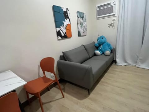 1BR Brand New Unit Near Okada 8J Apartment in Pasay