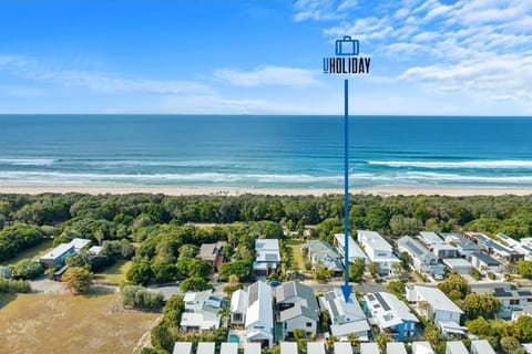 Casuarina Calm - Beach House with Pool by uHoliday House in Tweed Heads