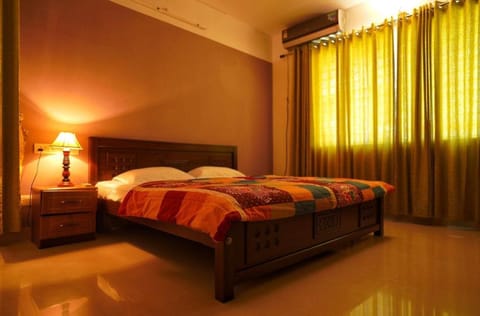 Bed, Photo of the whole room, Bedroom, air conditioner